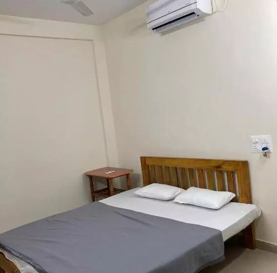 Lomakeskus Oceanic Stay And Restaurant Gokarna