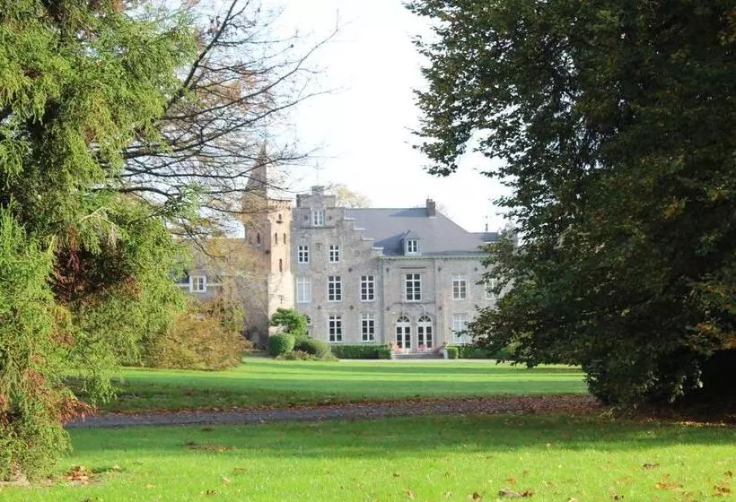 Aamiaismajoitus (B&B) Château De Beez