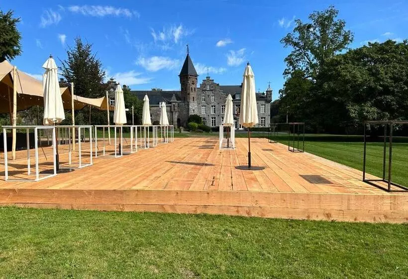 Aamiaismajoitus (B&B) Château De Beez