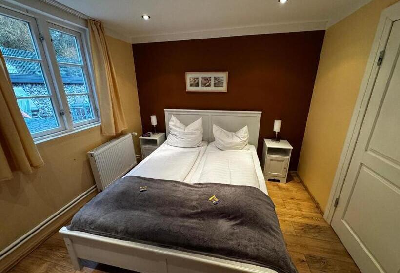 Lucia S Elbhotelchen