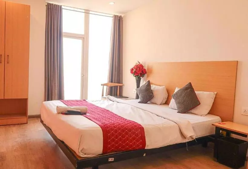 ホテル Noida Grand At Sector 121  Couple Friendly