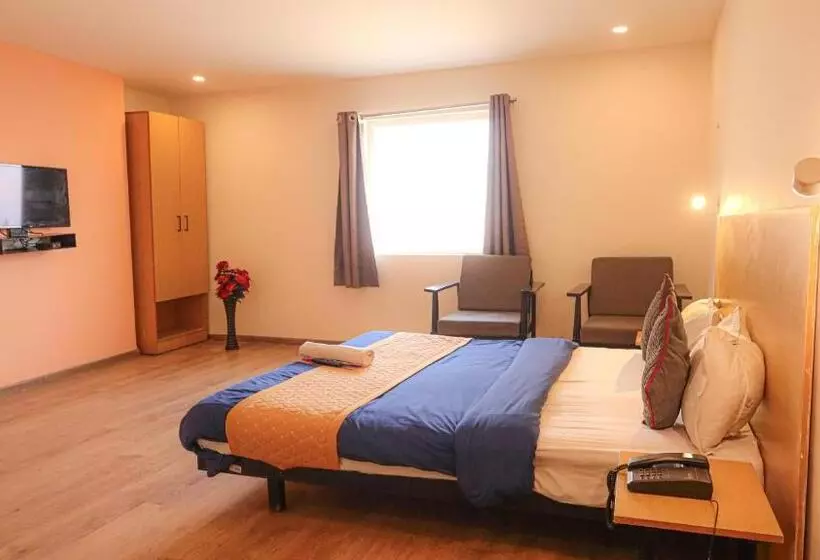 ホテル Noida Grand At Sector 121  Couple Friendly