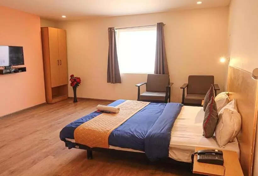 ホテル Noida Grand At Sector 121  Couple Friendly