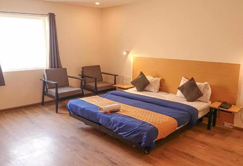 ホテル Noida Grand At Sector 121  Couple Friendly