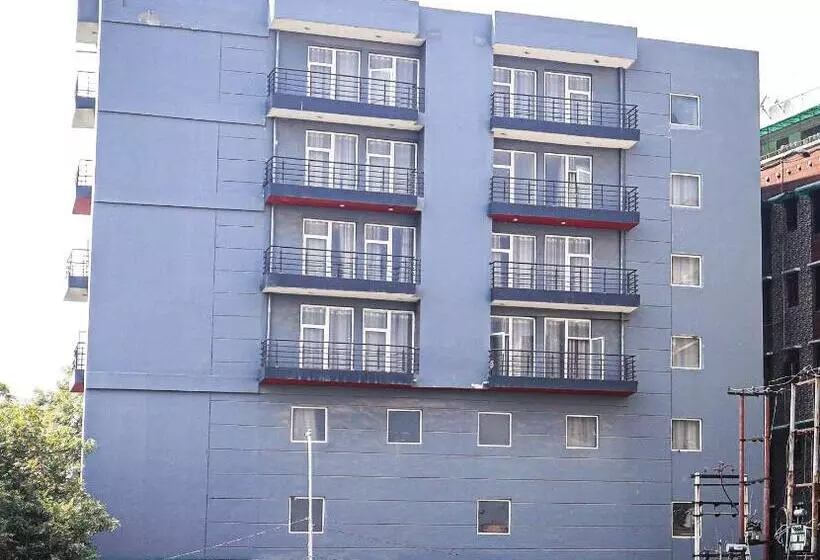 ホテル Noida Grand At Sector 121  Couple Friendly