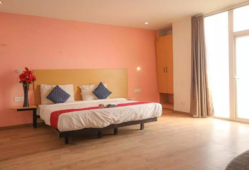 ホテル Noida Grand At Sector 121  Couple Friendly