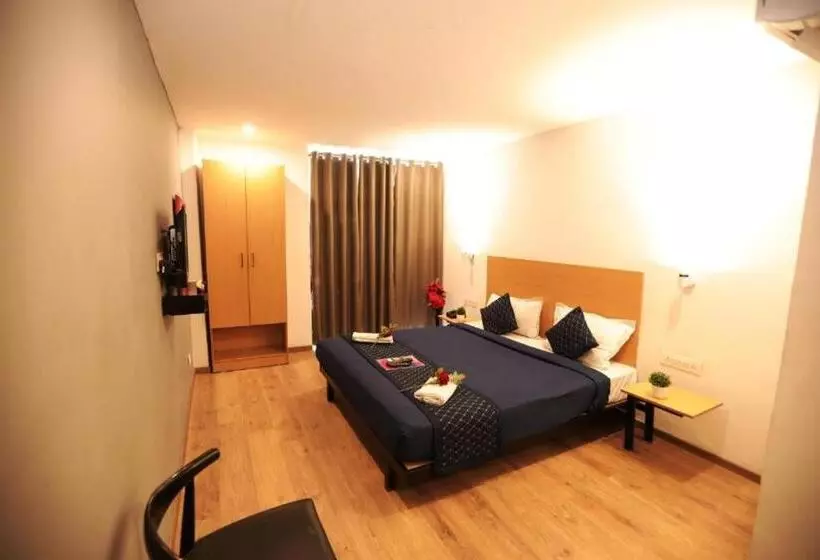 ホテル Noida Grand At Sector 121  Couple Friendly