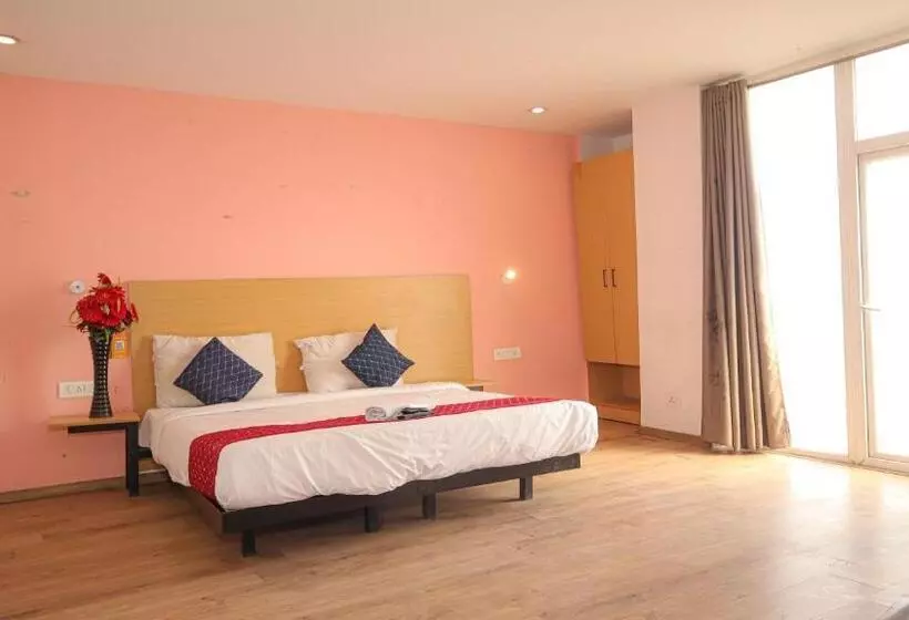 ホテル Noida Grand At Sector 121  Couple Friendly