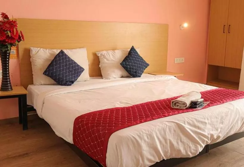 ホテル Noida Grand At Sector 121  Couple Friendly