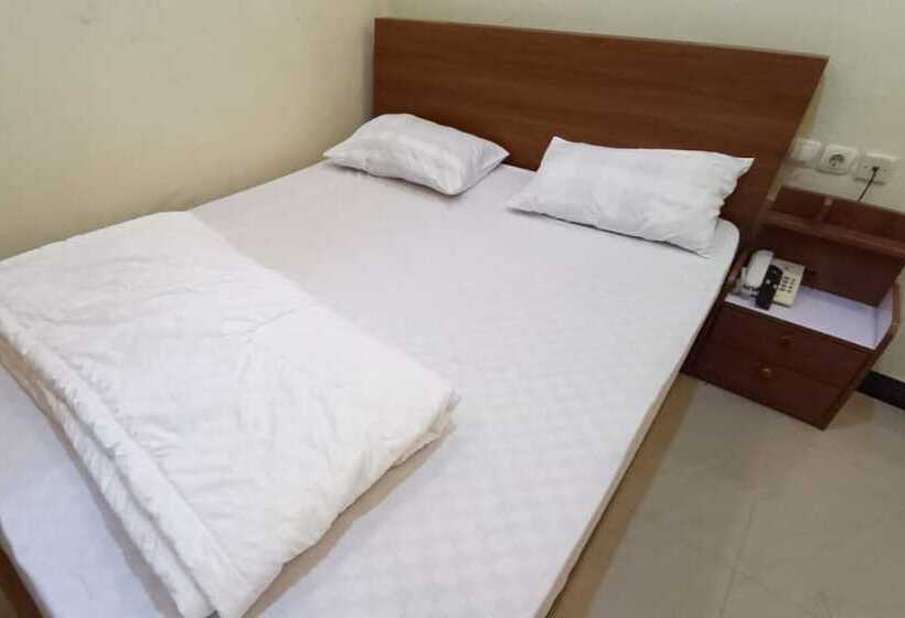 فندق Oyo 93507 Saril Riverside Homestay