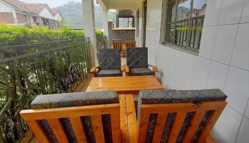 هتل Sawa Sawa Guest House