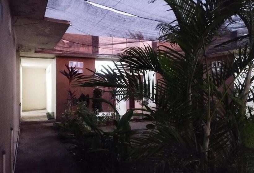 فندق Spot On 93510 Penginapan Melati Tanjung