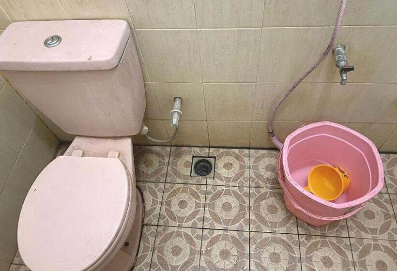 Отель Spot On 93517 De Lanang Homestay