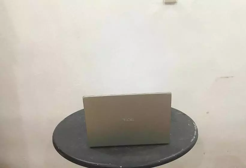 ホテル Spot On 93517 De Lanang Homestay