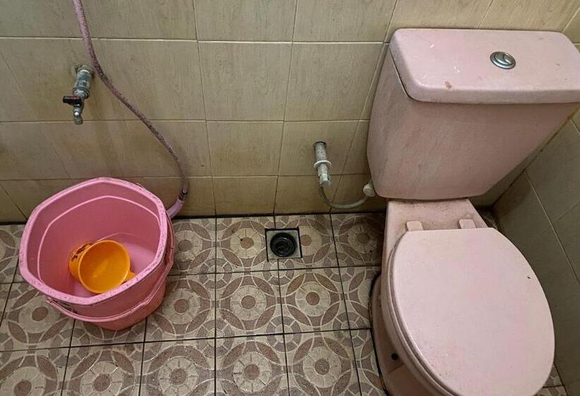 Отель Spot On 93517 De Lanang Homestay