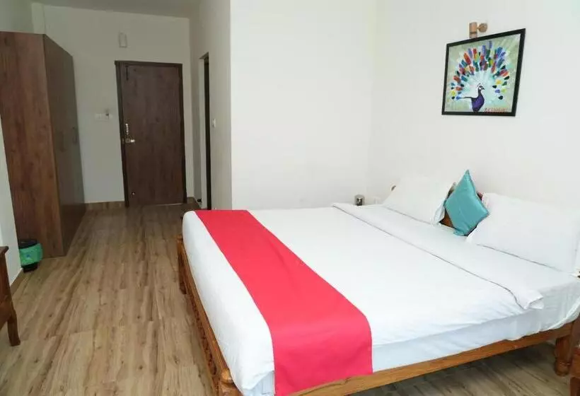 ホテル Vetrivel International By Brown Tree Resorts