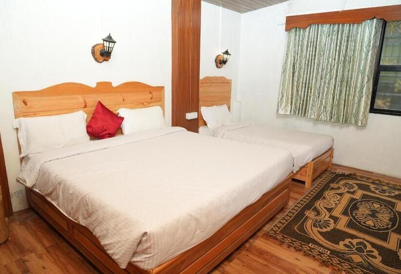 ホテル Vetrivel International By Brown Tree Resorts