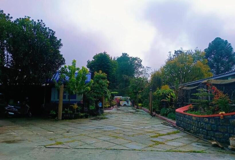 ホテル Vetrivel International By Brown Tree Resorts