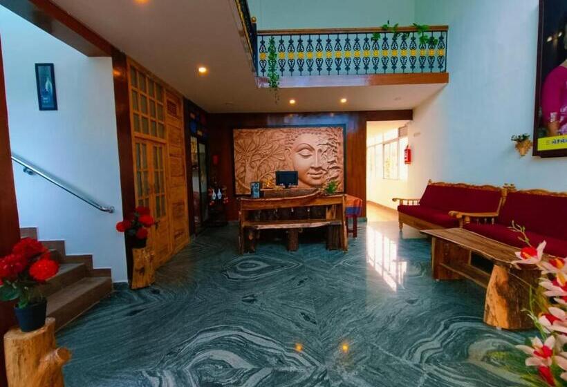 ホテル Vetrivel International By Brown Tree Resorts