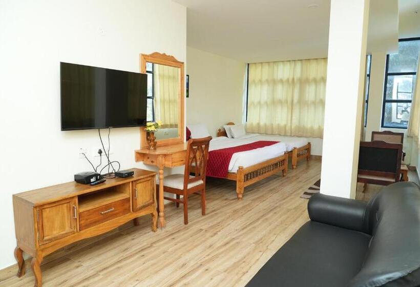 ホテル Vetrivel International By Brown Tree Resorts