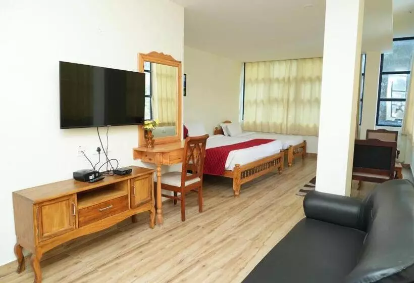 ホテル Vetrivel International By Brown Tree Resorts