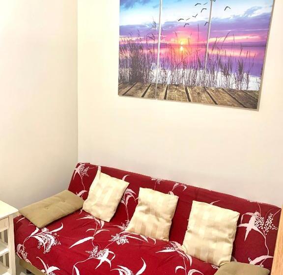 Kathy S Crib 14th Flr Pool View