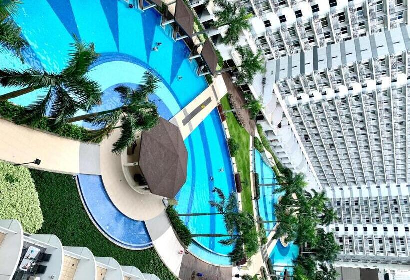 Kathy S Crib 14th Flr Pool View