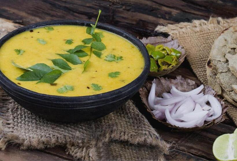 Oyo Neelkanth Hotel And Restaurant