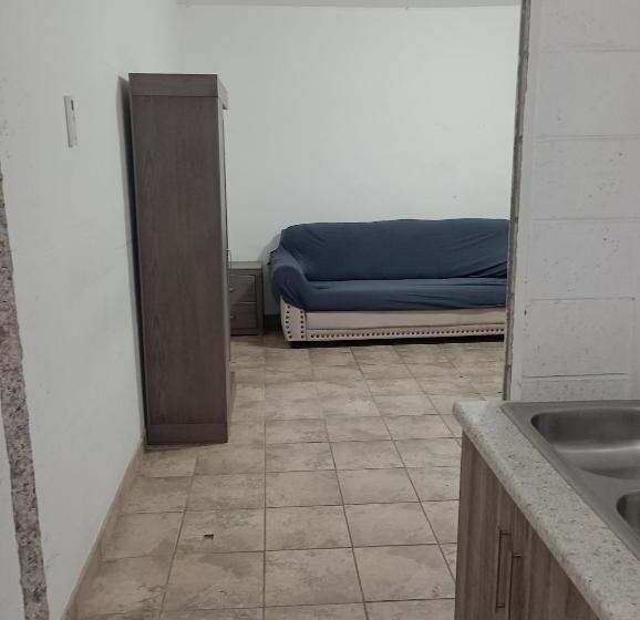 ペンション Apartamento Puente Del Zorro