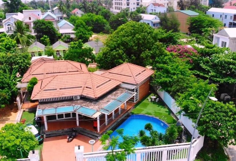 پانسیون B&h Villa   Villa Has Swimming Pool