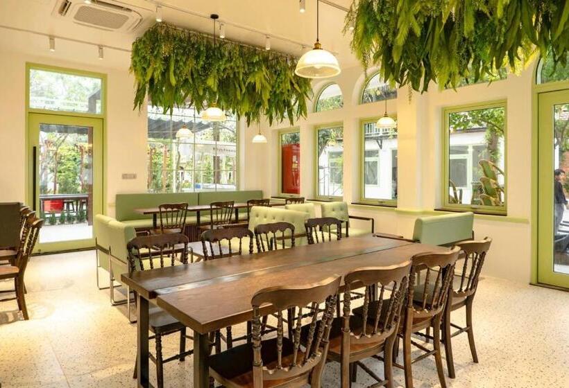 پانسیون B&h Villa   Villa Has Swimming Pool