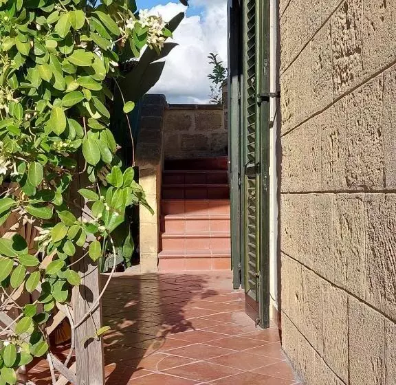 Majatalo Mansarda Con Terrazzino