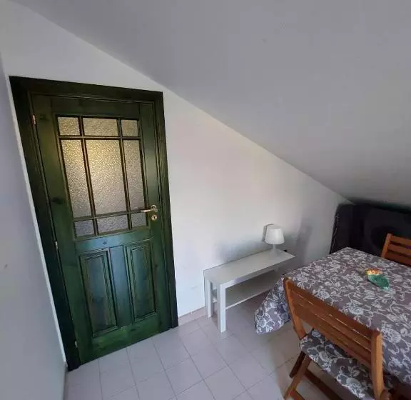 Majatalo Mansarda Con Terrazzino