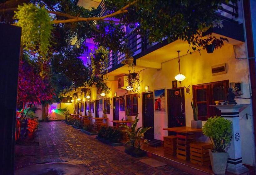 بنسيون Chill Airport Transit Stay