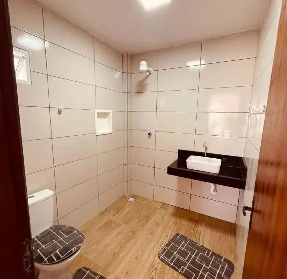 ペンション Quarto Família   Com Suíte