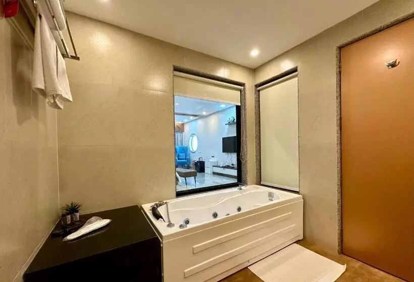 Resort Aqualina
