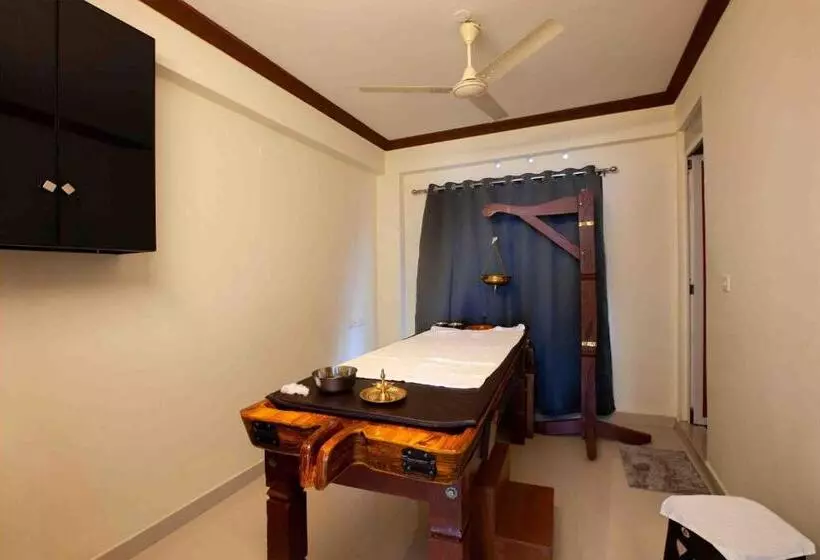 Vembanad Village Backwater Resort