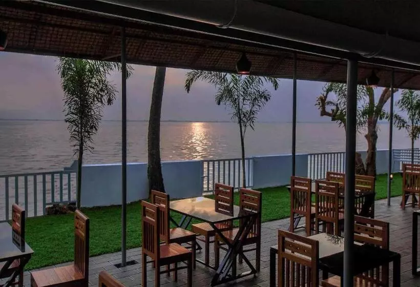 Vembanad Village Backwater Resort