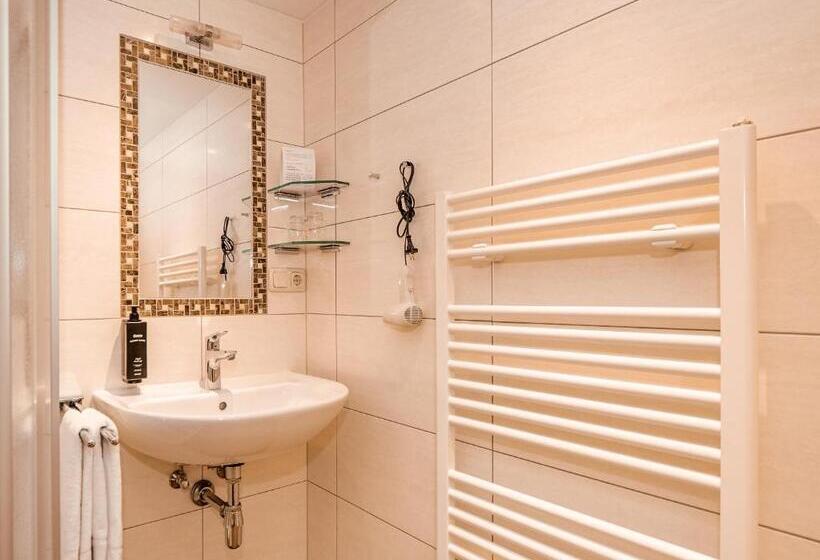 Aura Bed & Breakfast