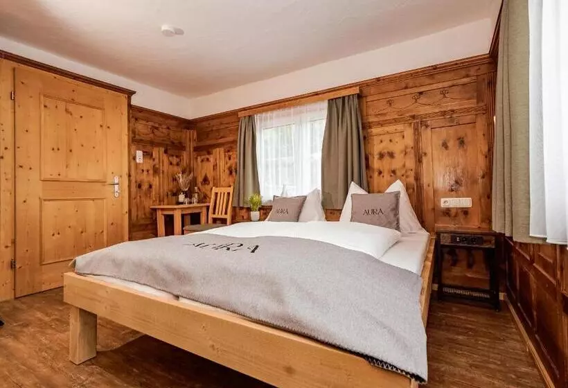 Aura Bed & Breakfast