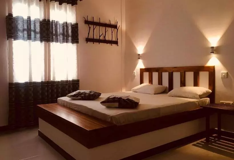 Aamiaismajoitus (B&B) A4 Villas Udawalawe