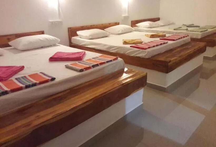 Aamiaismajoitus (B&B) A4 Villas Udawalawe