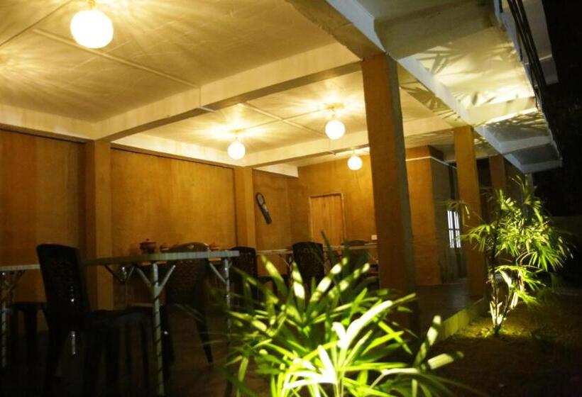 Bed and Breakfast A4 Villas Udawalawe