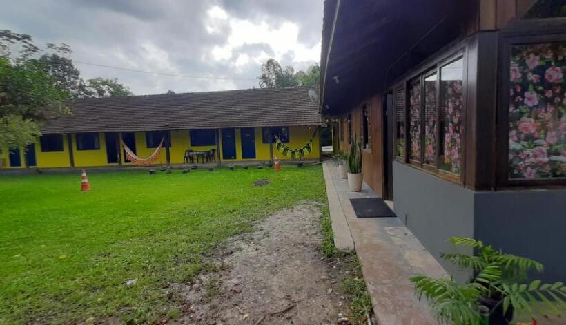 Hostel E Pousada Araquari