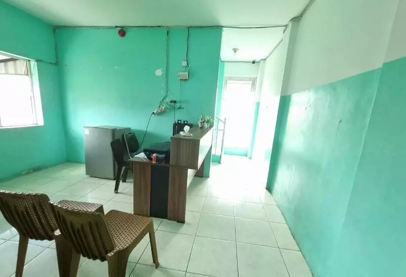 Hotelli Oyo 93493 Wira Residensia Syariah