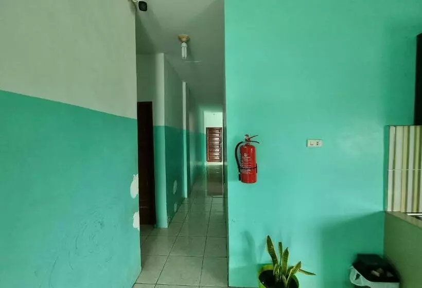 Hotelli Oyo 93493 Wira Residensia Syariah