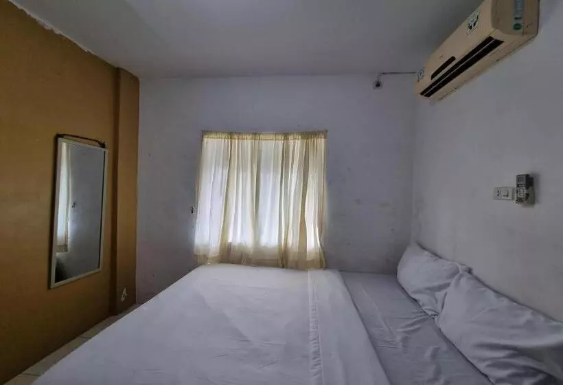 Hotelli Oyo 93493 Wira Residensia Syariah