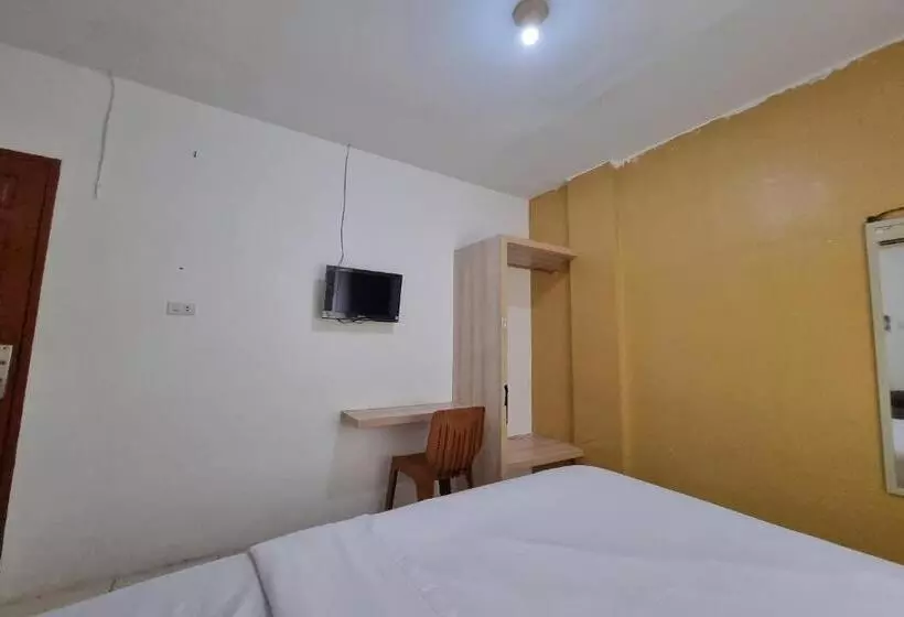 Hotelli Oyo 93493 Wira Residensia Syariah