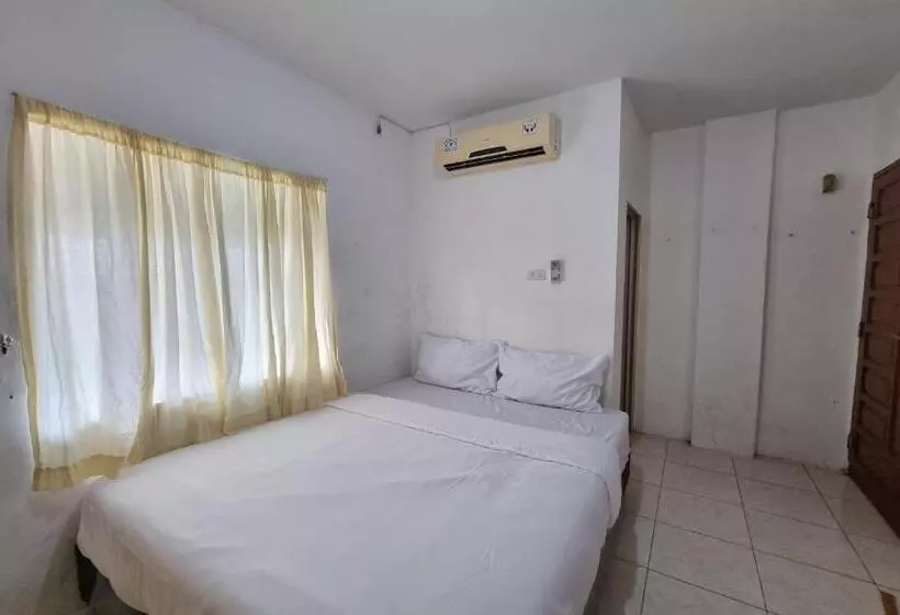 Hotelli Oyo 93493 Wira Residensia Syariah