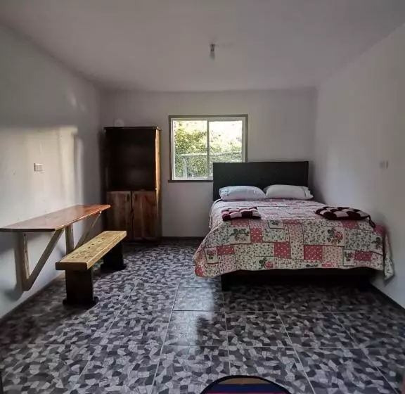 ホテル Refugio Kiñeco
